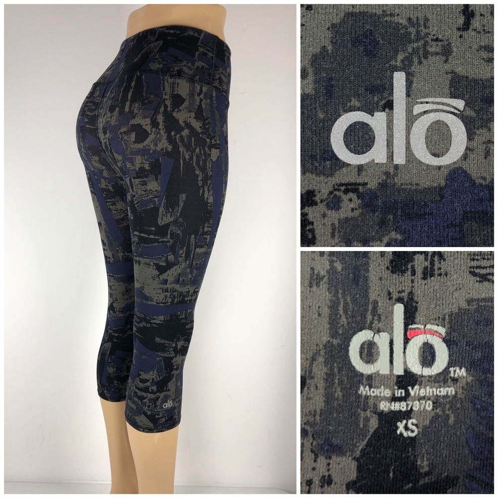Alo Yoga Womens XS  Capris Crop Nylon Spandex Multicolor Yoga Gym Running